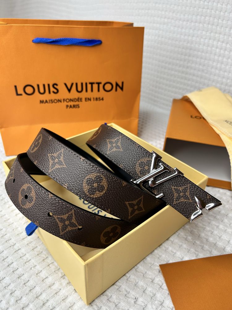 Ремінь в стилі LV
