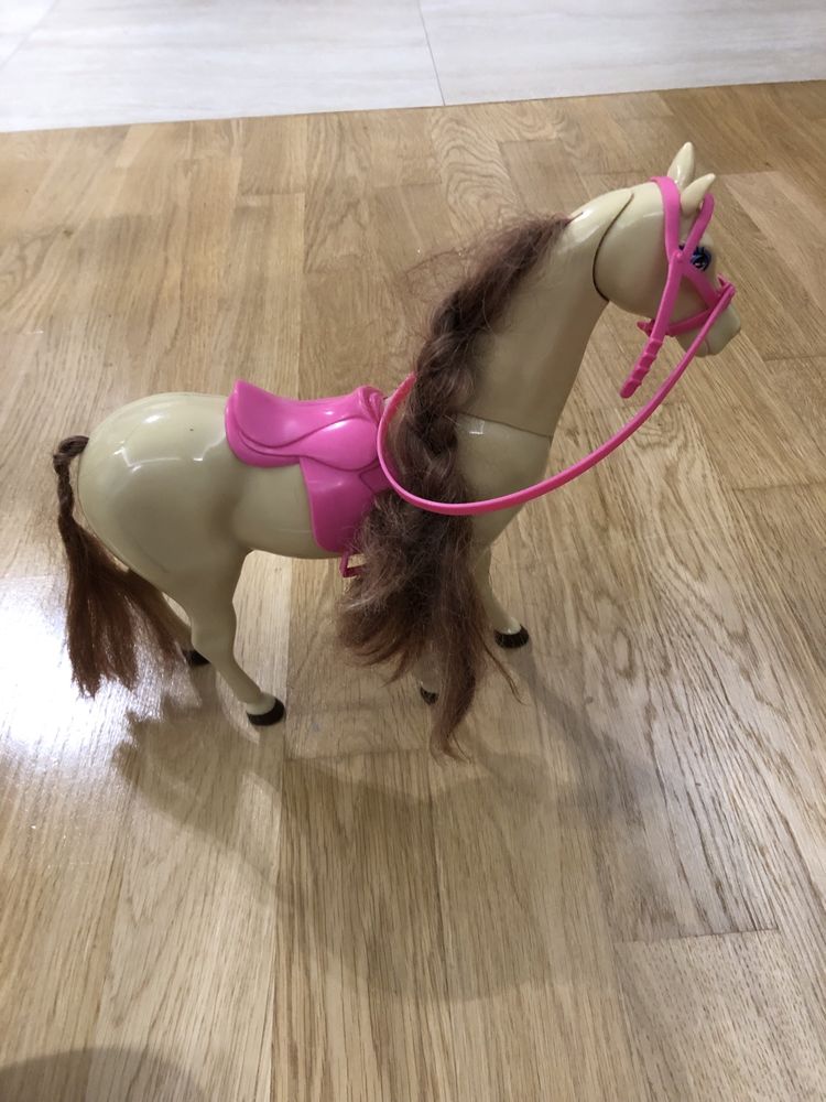 Konik dla lalki Barbie