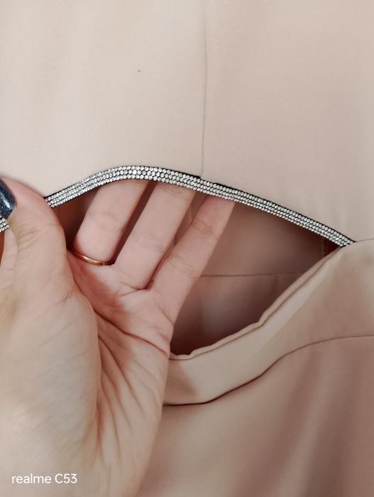 Продаю святкову сукню