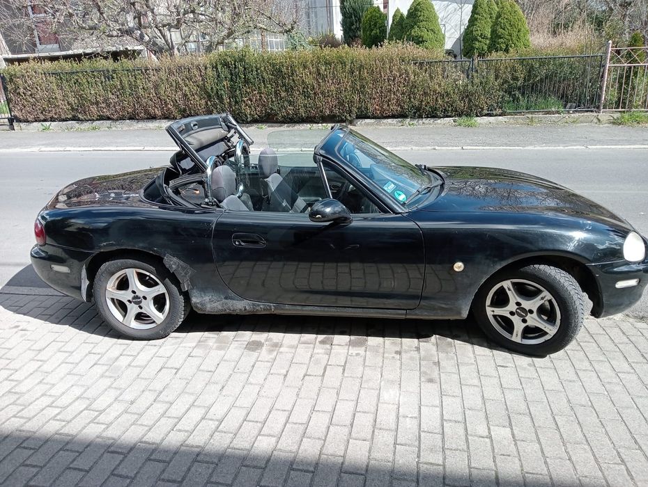 Mazda kabriolet czarny