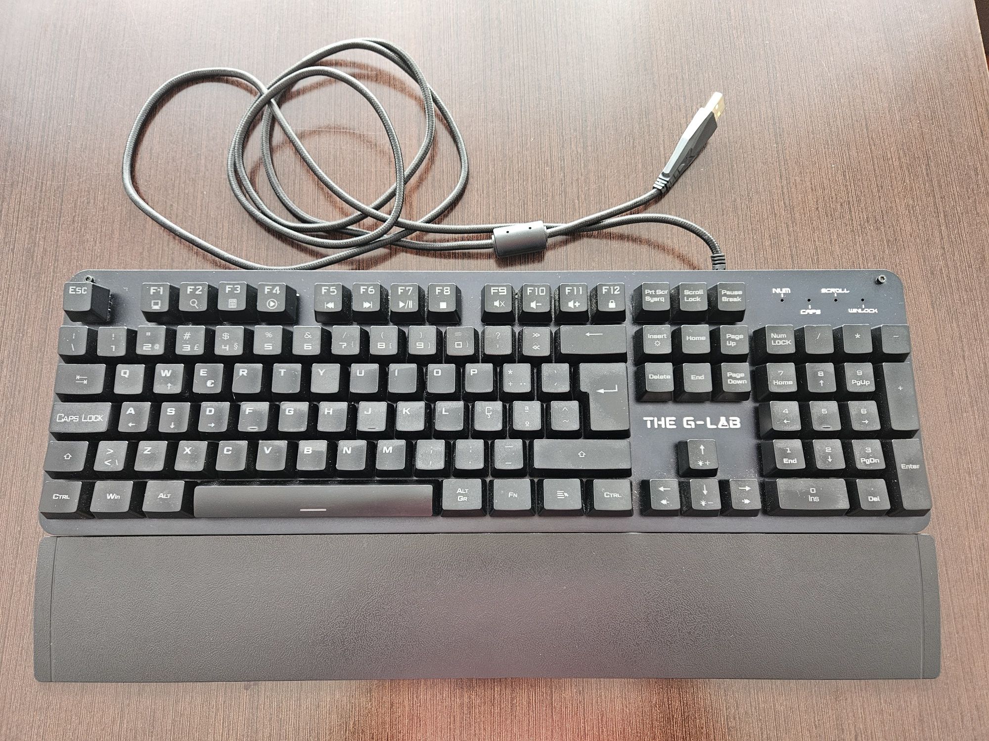 Teclado mecânico retroiluminado