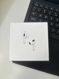 Apple AirPods 3 generacji