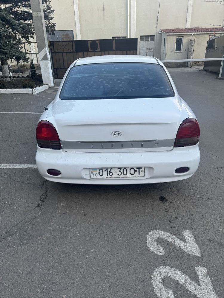 Продам Hyundai Sonata 2000 год 2л Газ-Бензин Механика-5ст