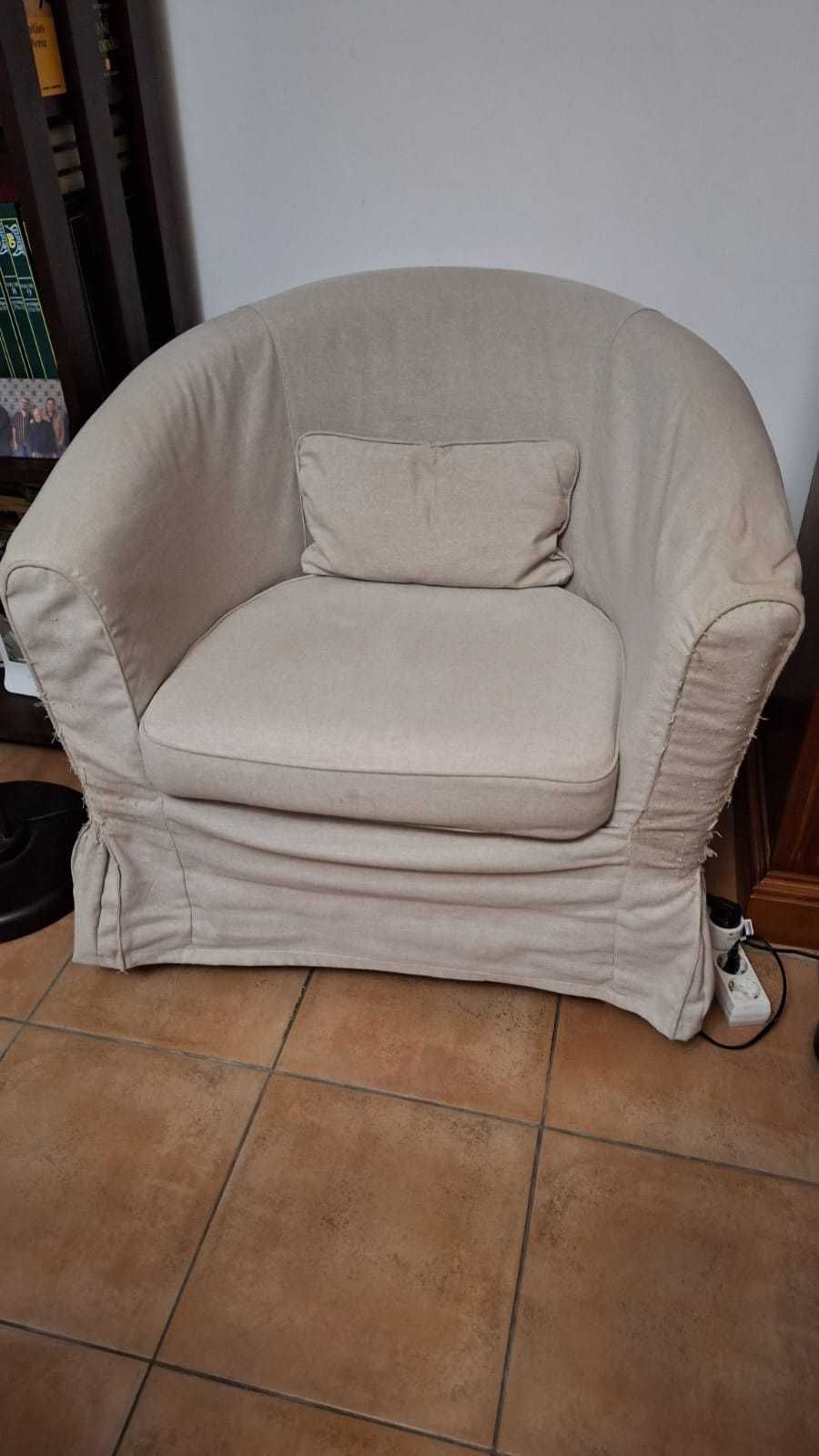 Cadeirão ikea beje com capa