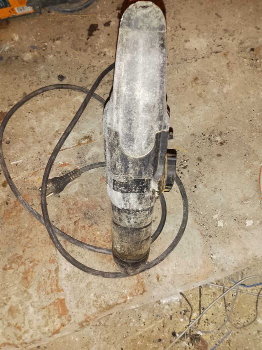 Młot udarowo-obrotowy Makita HR3000C