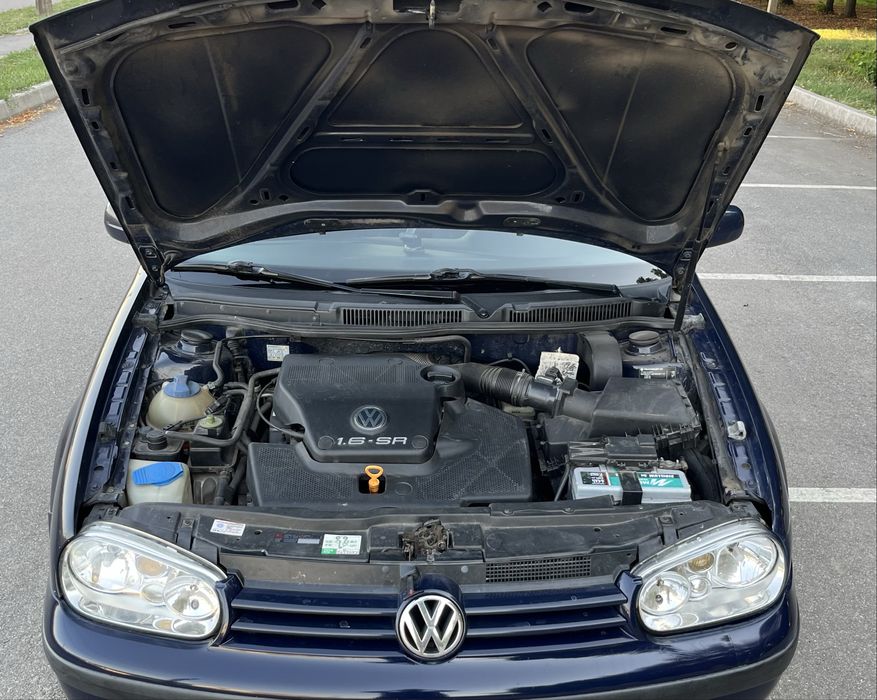 Volkswagen Golf 4 2000 автомат Синього Кольору