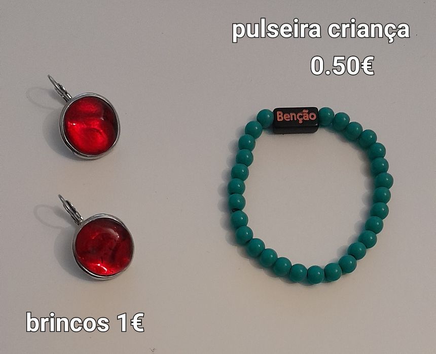Várias bijuterias