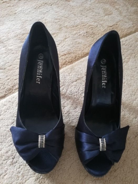 Buty damskie z kokardką