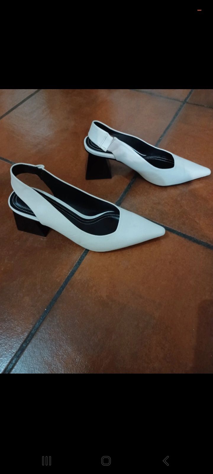 Sapatos brancos tipo mules,de tacão,Berska,Tamanho 37,novos