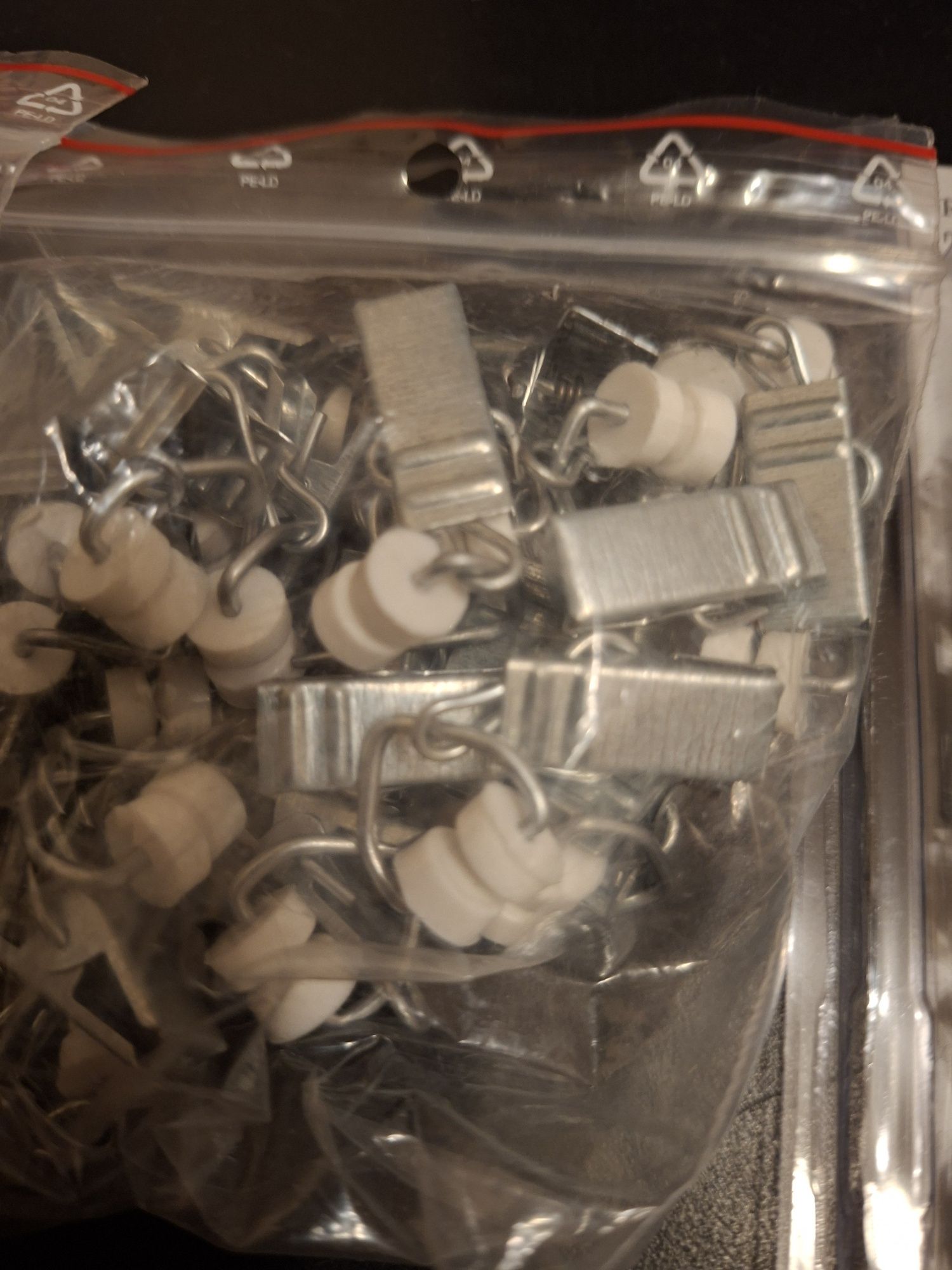 Żabki do firan i zasłon metalowe i plastikowe