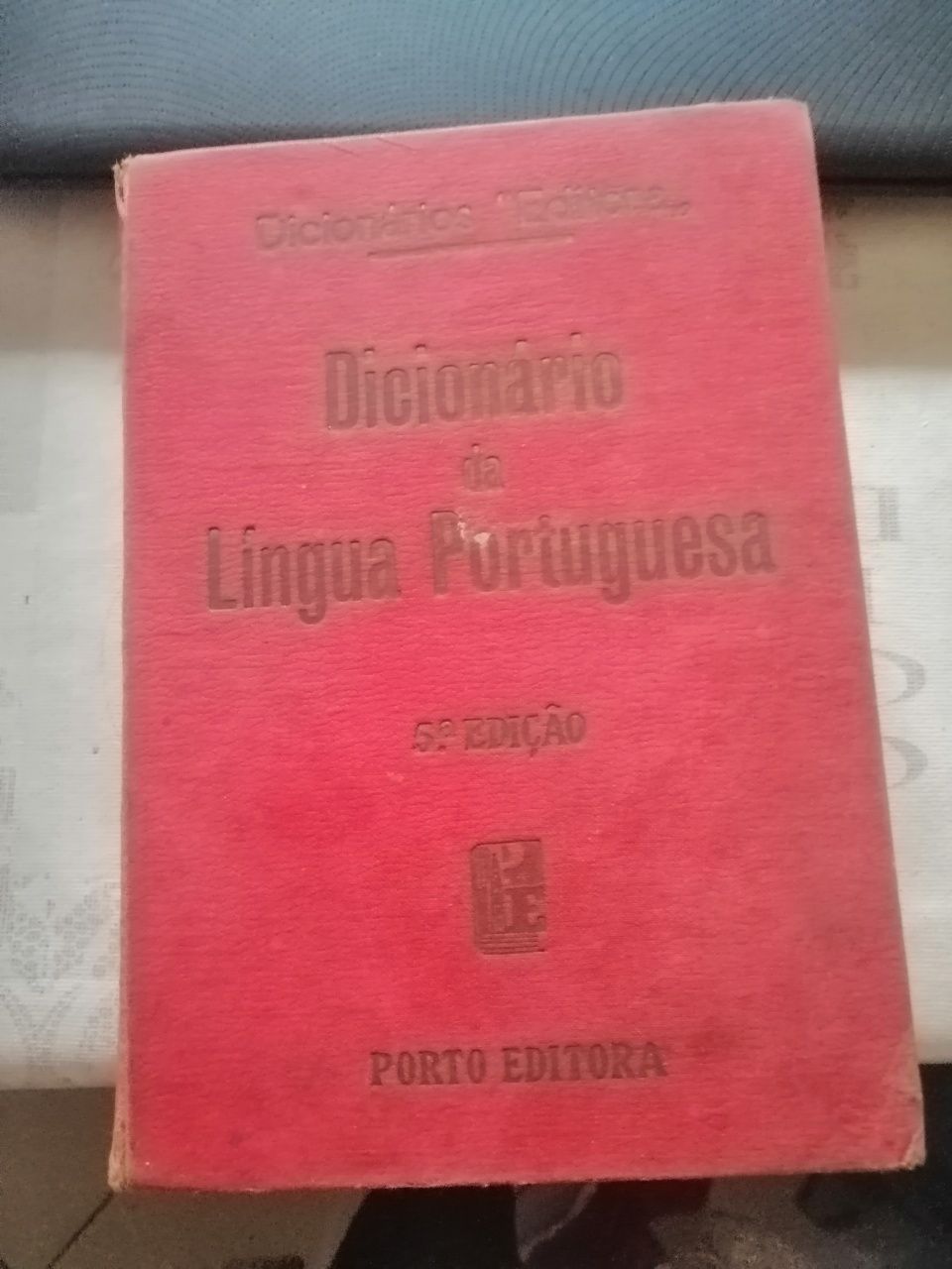 Dicionário de Língua Portuguesa