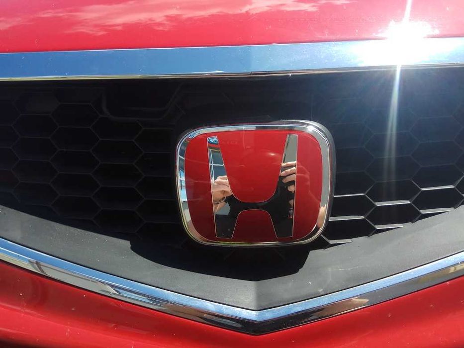 Czerwony emblemat znaczek logo H Honda CRV Accord VII VIII przód tył