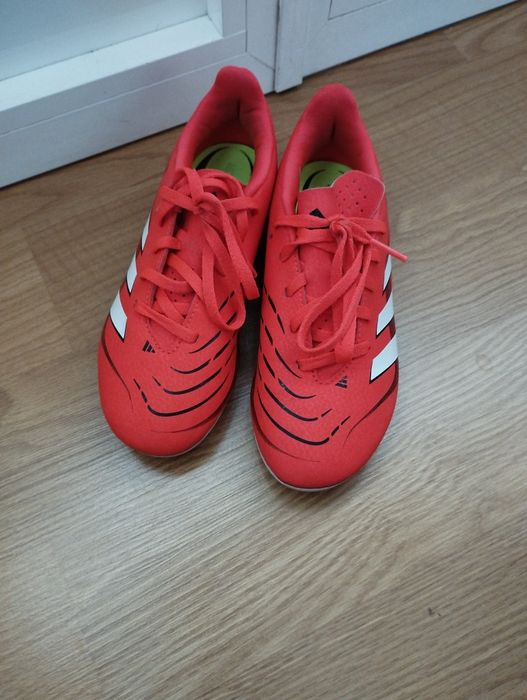 Chuteiras adidas  Predator N 32