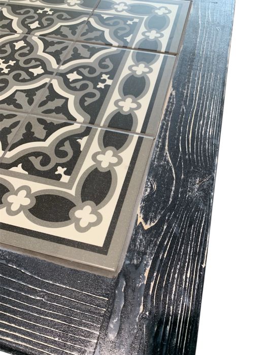 Stolik kawowy rustykalny  drewniany postarzana rama z kaflami 80x80