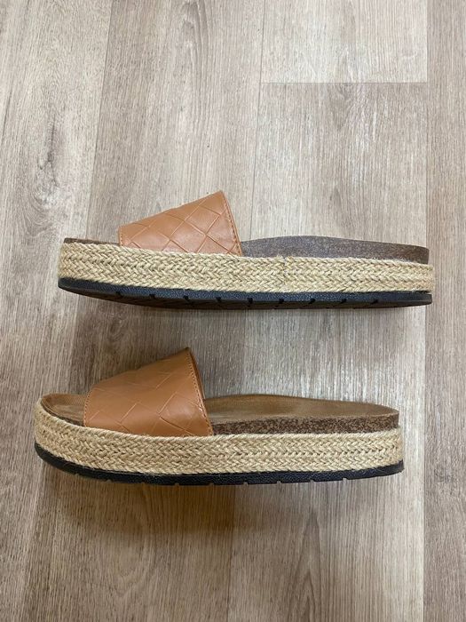 Шльопанці жіночі