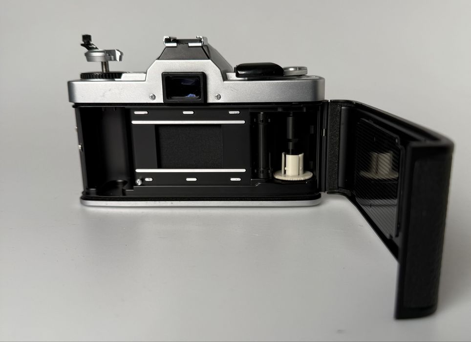 Плівкова Minolta Xg-A з обʼєктивом Minolta Mc Rokkor-Pf 50/1.7 md