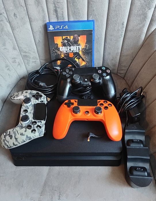 Sprzedam PlayStation 4