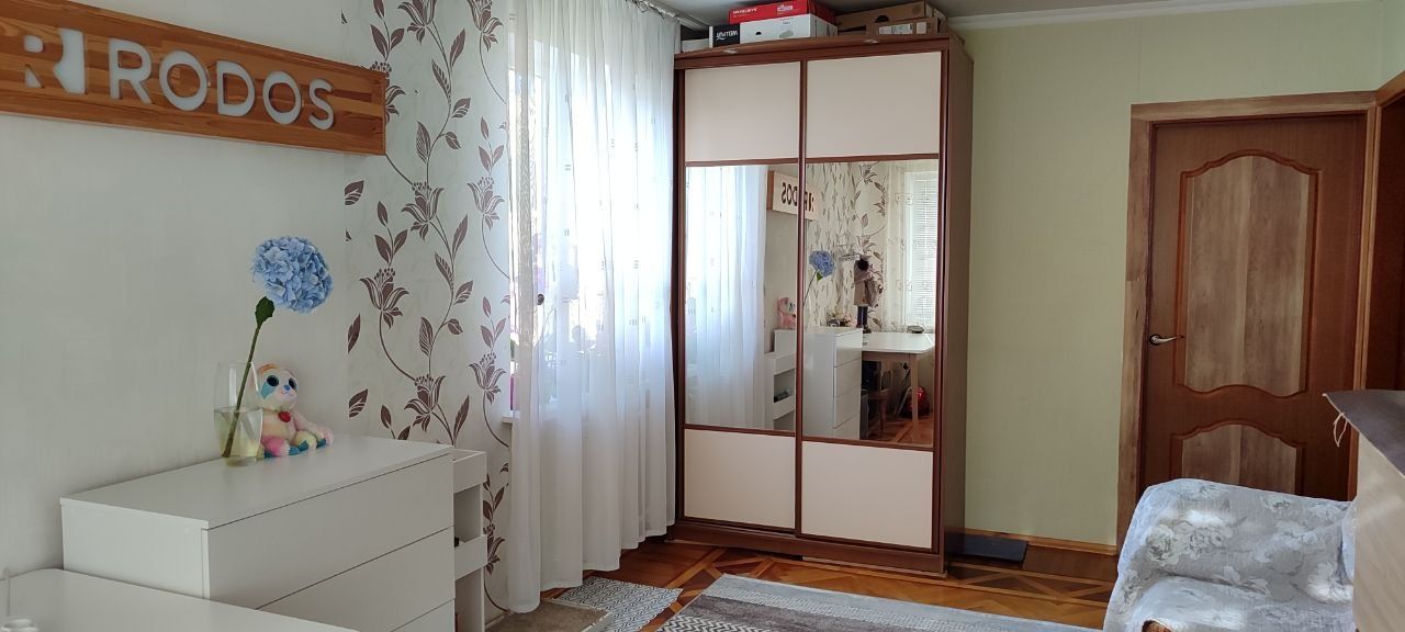 Продам трикімнатну квартиру в центрі Вишневого