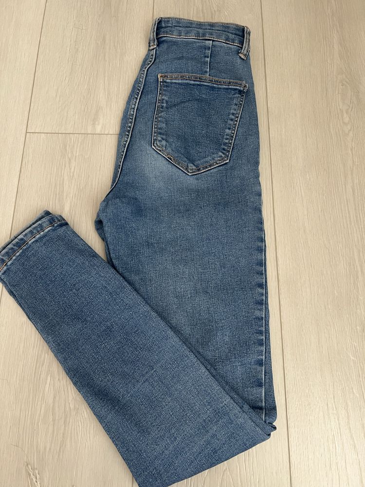 Жіночі джинси скінні Zara розмір xs-s