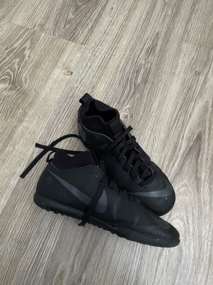 Buty do piłki nożnej Nike rozm 32,5