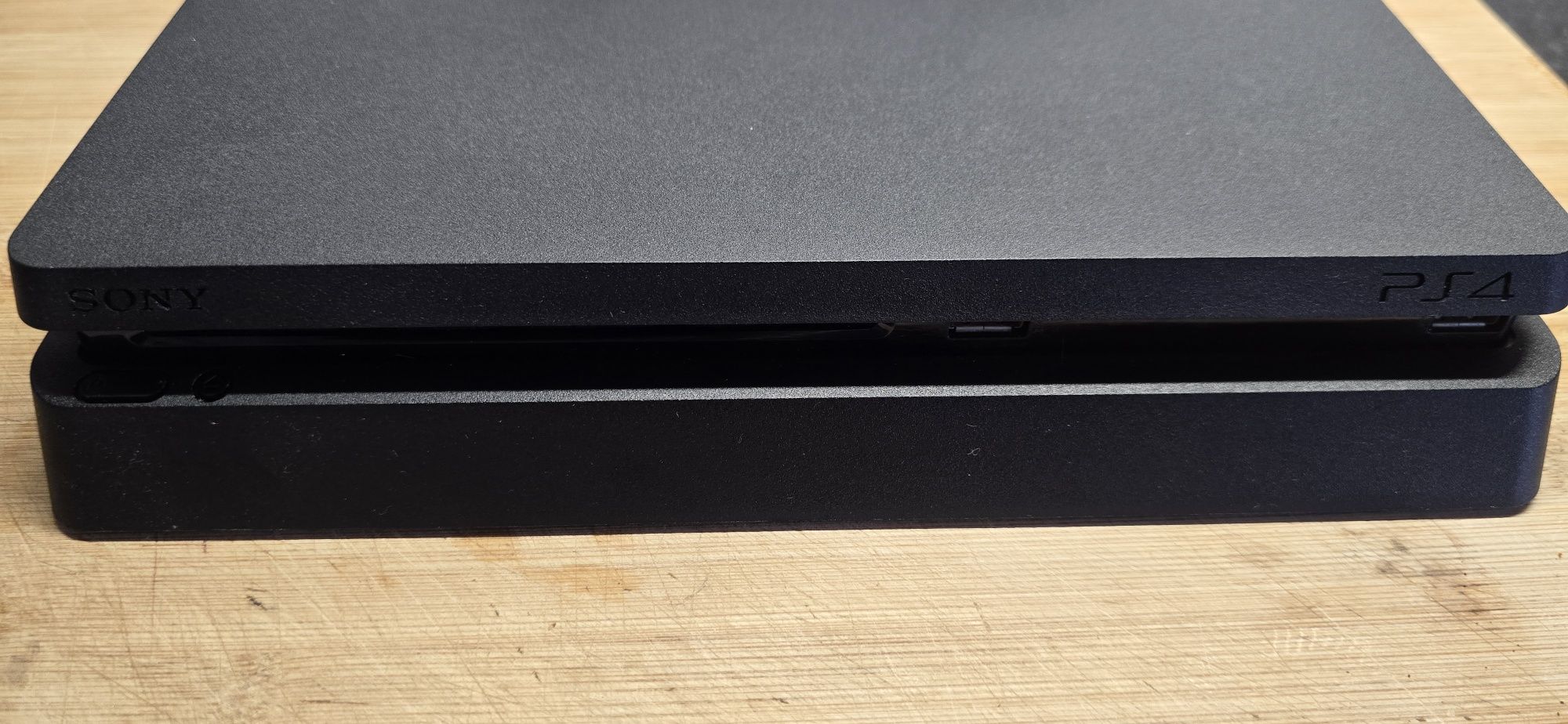 Playstation 4, 400GB