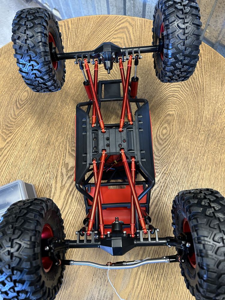 Model RC trial Axial Injora 1:10