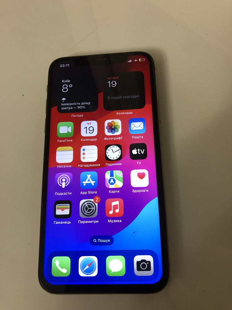 Продам IPhone XS