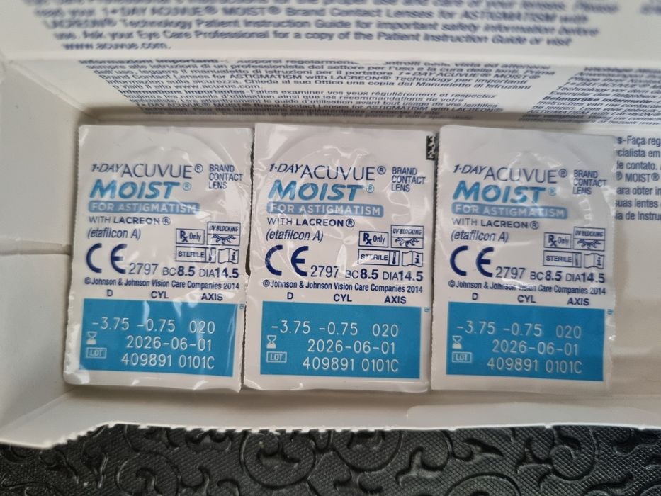 Soczewki Biofinity, MonoVision, Alcon, Acuvue -3,75/-0,75/020