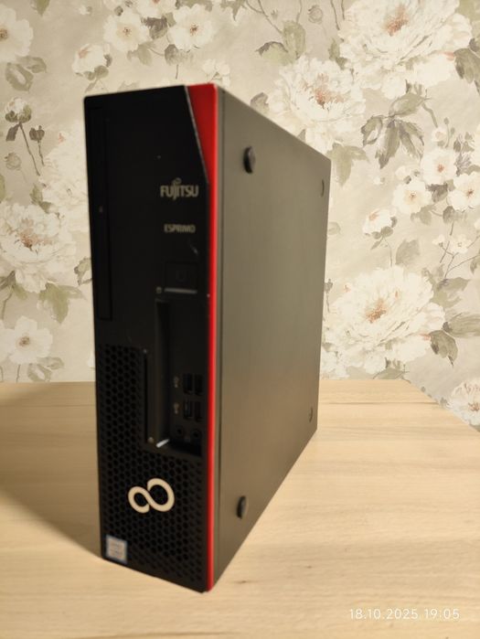 Komputer Fujitsu esprimo D538 i5 8600