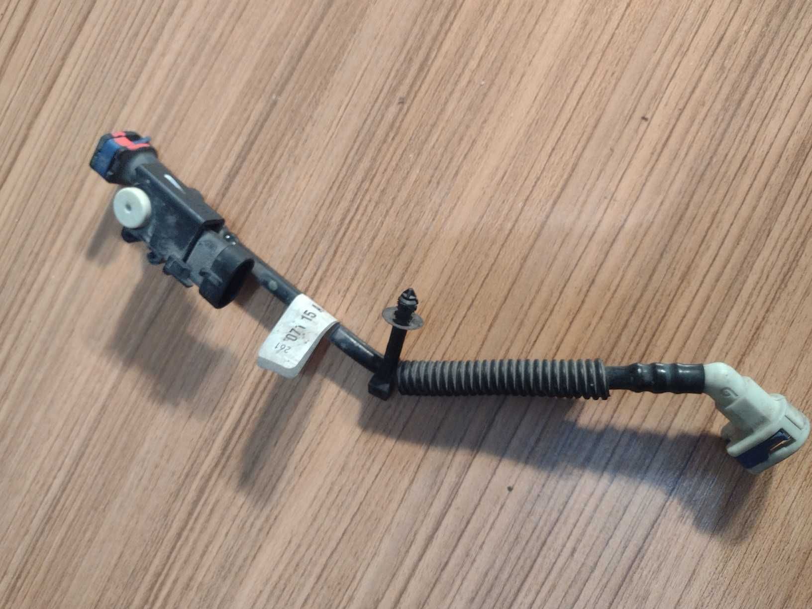 Dodge Journey Freemont 11-  czujnik szczelności podciśnienia paliwa