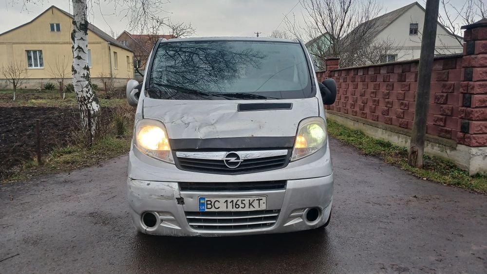 Opel Vivaro 08р 2.5тді пасажир після дтп
