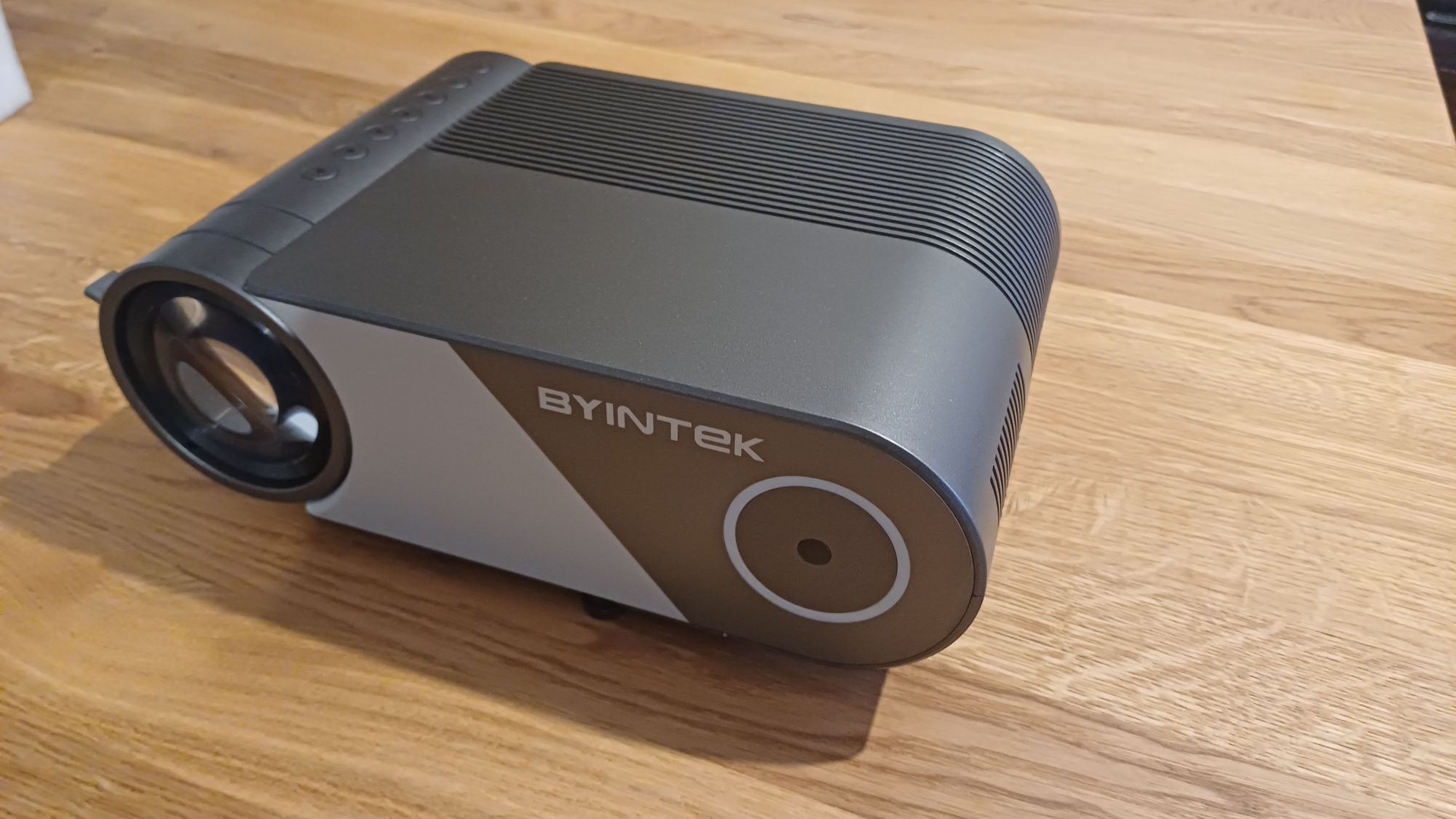 Spezedam rzutnik BYINTEK SKY K9 1080P (multiscreen)