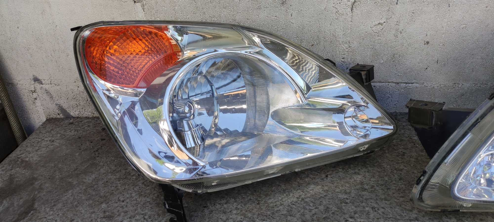Фара оригинал бу Honda CR-V 2003