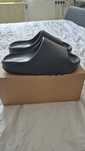 NoweAdidasYeezy SlideBlack 39