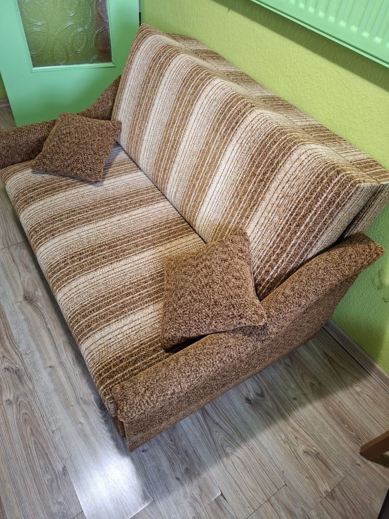 Rozkładna sofa używana