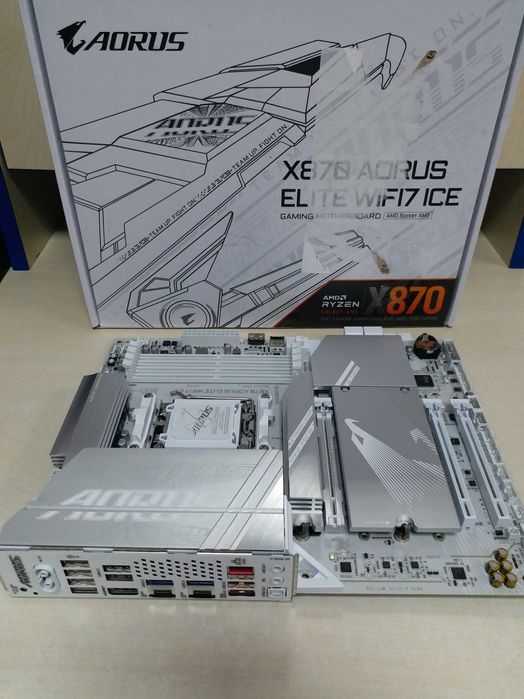 Gigabyte X870 Elite WIFI7 Ice під ремонт! на запчастини!