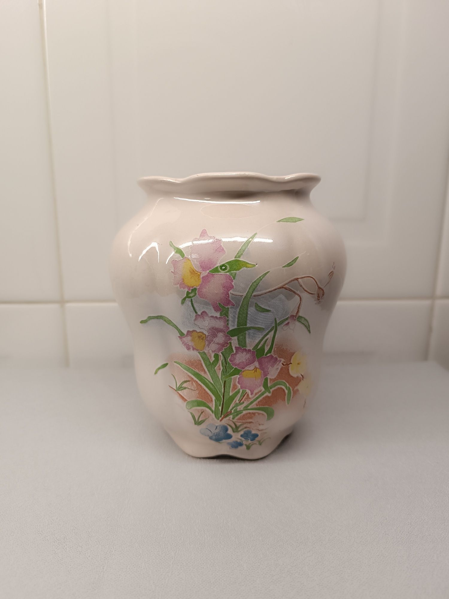 Jarra Flores em Porcelana Antiga. 15 cm