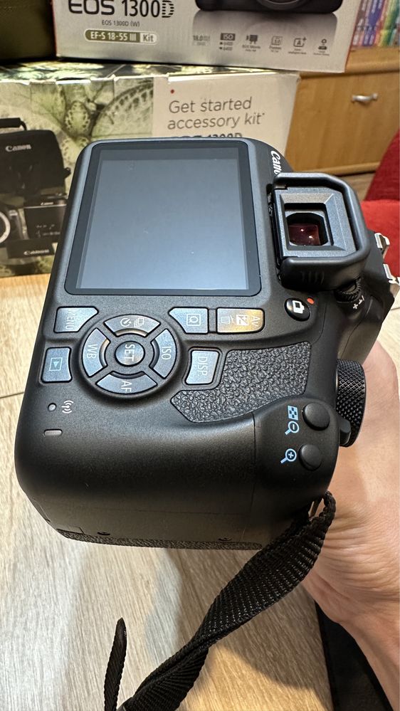 Canon EOS 1300D, stan wzorowy, praktycznie nieużywany