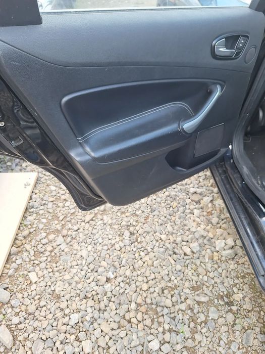 BOCZEK TAPICERKA DRZWI LEWY TYŁ FORD MONDEO MK4 08r HATCHBACK EUR