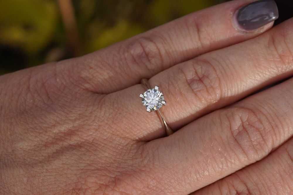 Pierścionek zaręczynowy z brylantem diamentem 1 CT H Si2 HRD