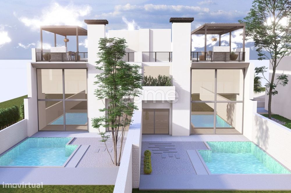 Moradia Geminada T4 no Condomínio Murches Redisences