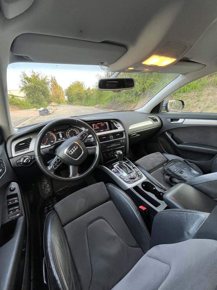 Продам audi a4 b8 !
