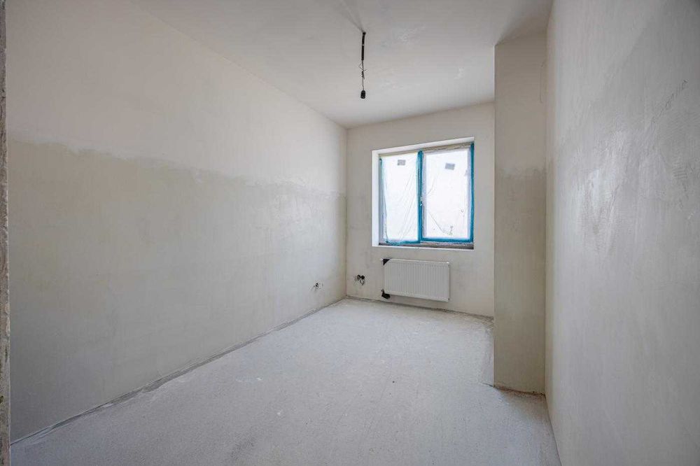 Продаж котеджу з розпочатим ремонтом в Рудне