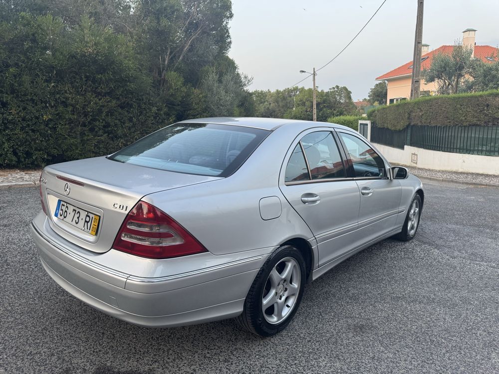 MERCEDES- BENZ C200 CDI DIESEL AR CONDICIONADO 2001