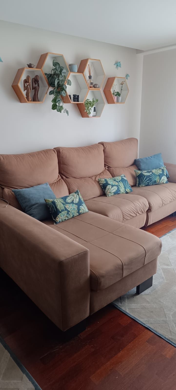 Sofá com chaise longue