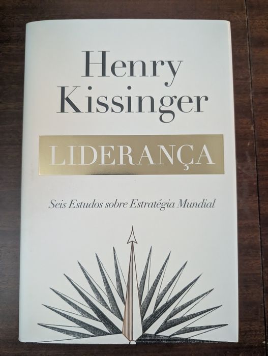 Vendo livro Liderança. Autor  Henry Kissinger