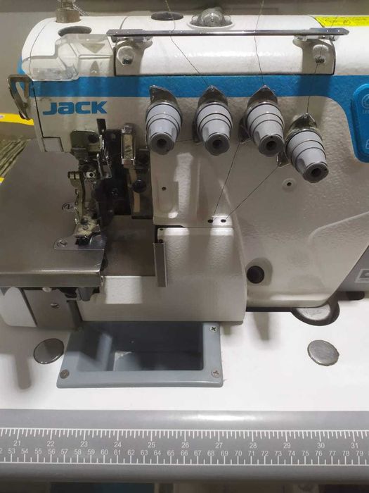 Розпродаж швейного обладнання