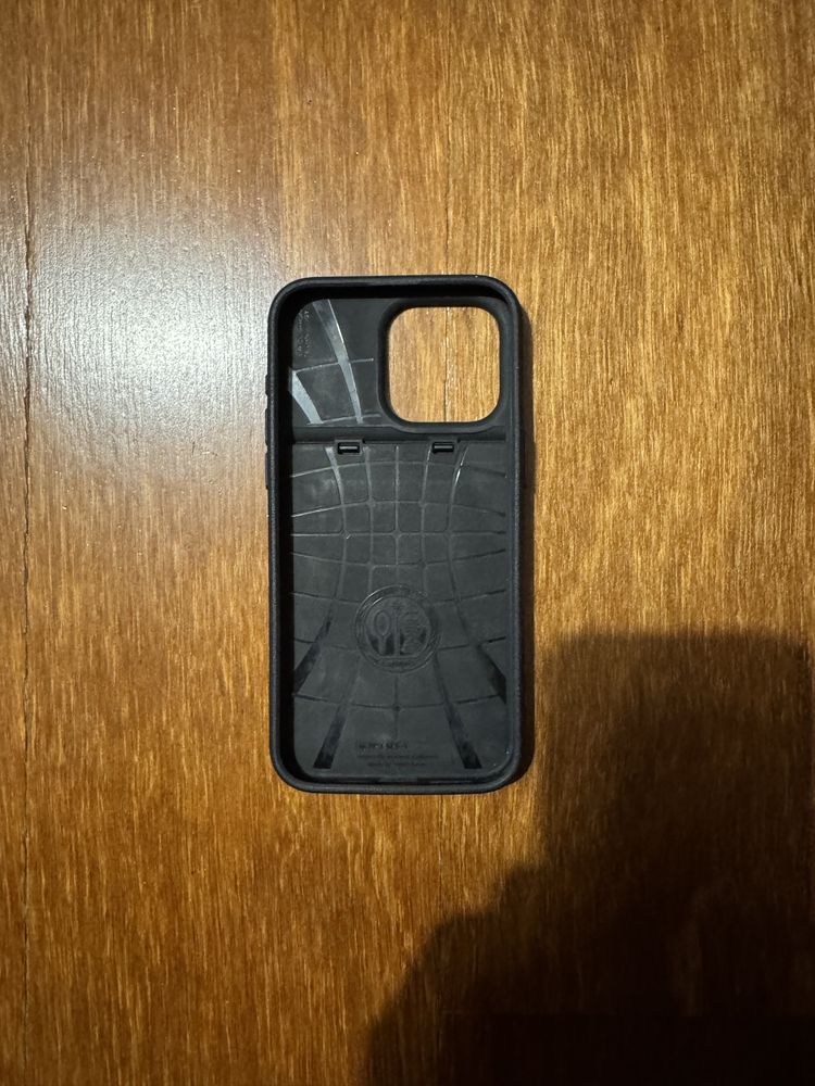 Capa iphone 15 pro max Spigen