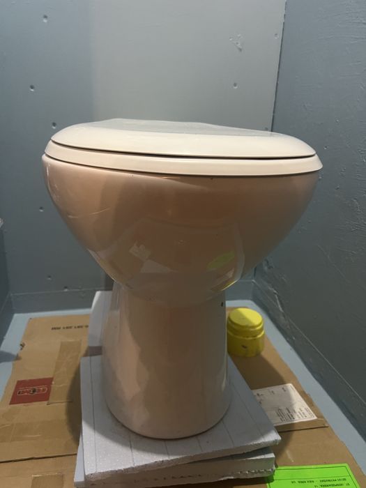 Унітаз б/у   в хорошому стані Cersanit