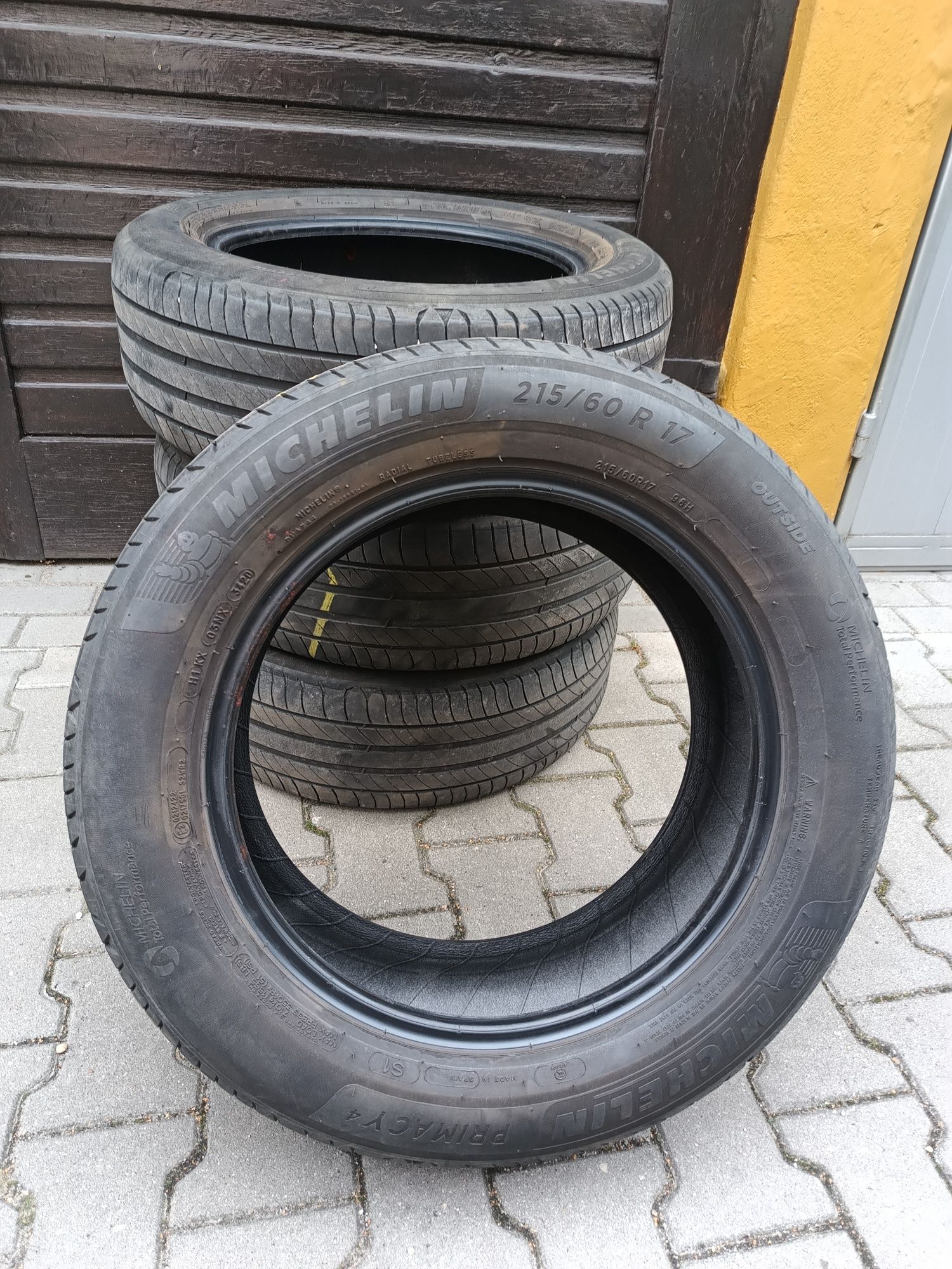 Sprzedam opony letnie 215/60R17